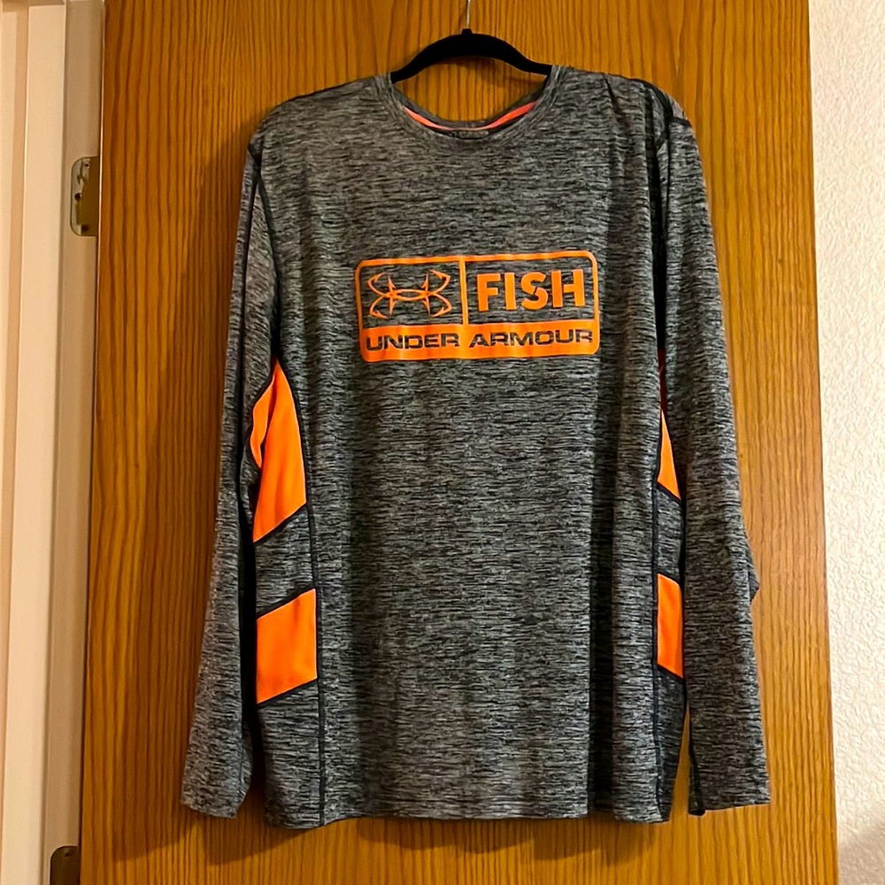 Under Armour Fish top